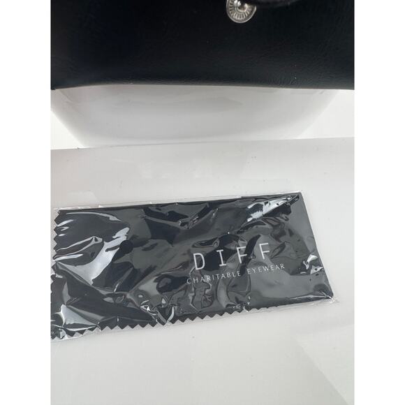 DIFF NWOT Pink & Gold Genevive Oversized Sunglasses With Case - Picture 11 of 15